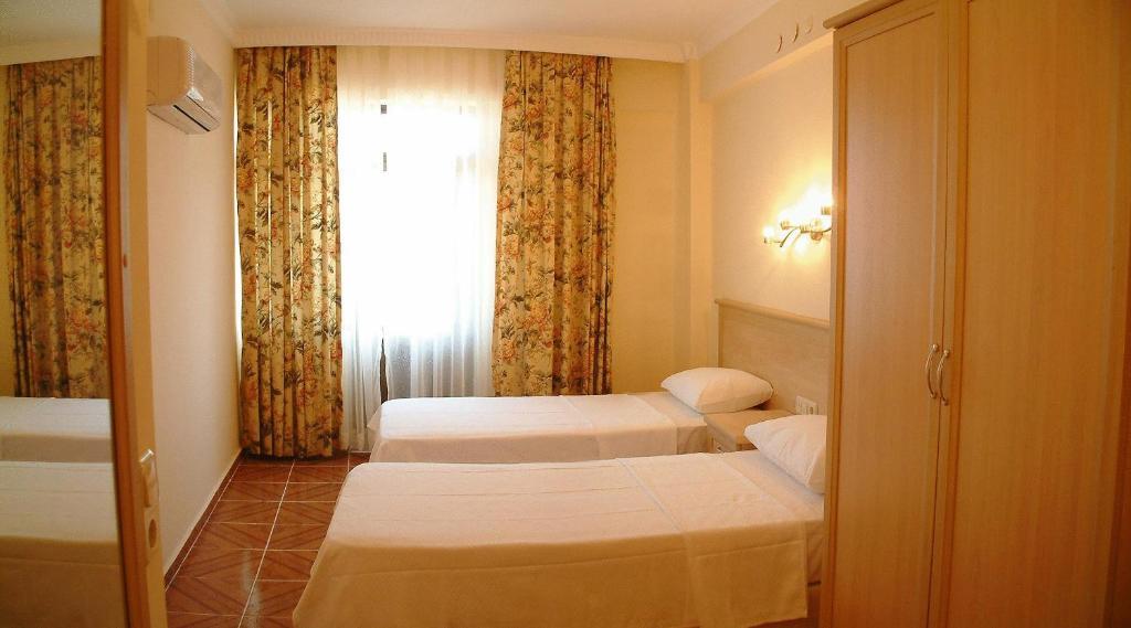 George & Dragon Beach Hotel مرمريس الغرفة الصورة