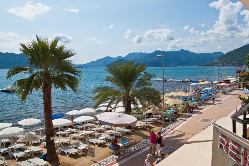 George & Dragon Beach Hotel مرمريس الغرفة الصورة